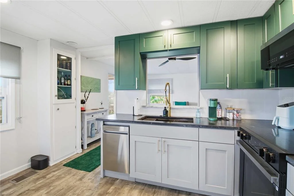 Photo of 5402 CHATEAU LANE