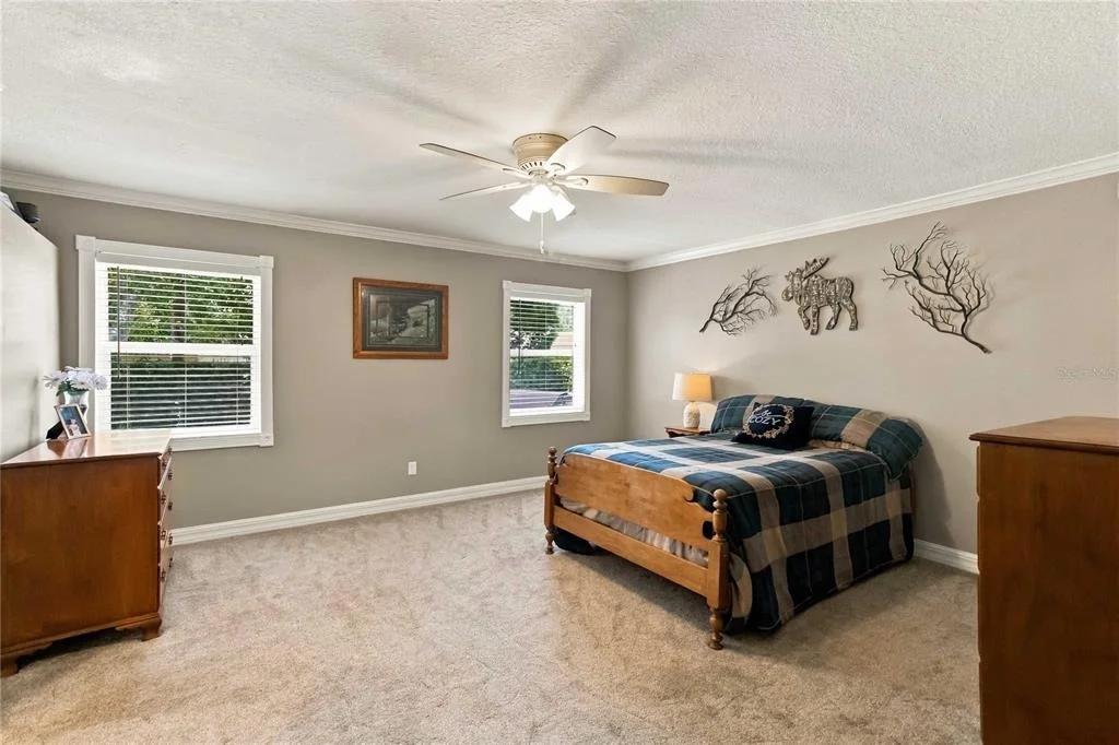 Photo of 1044 FOREST CIRCLE