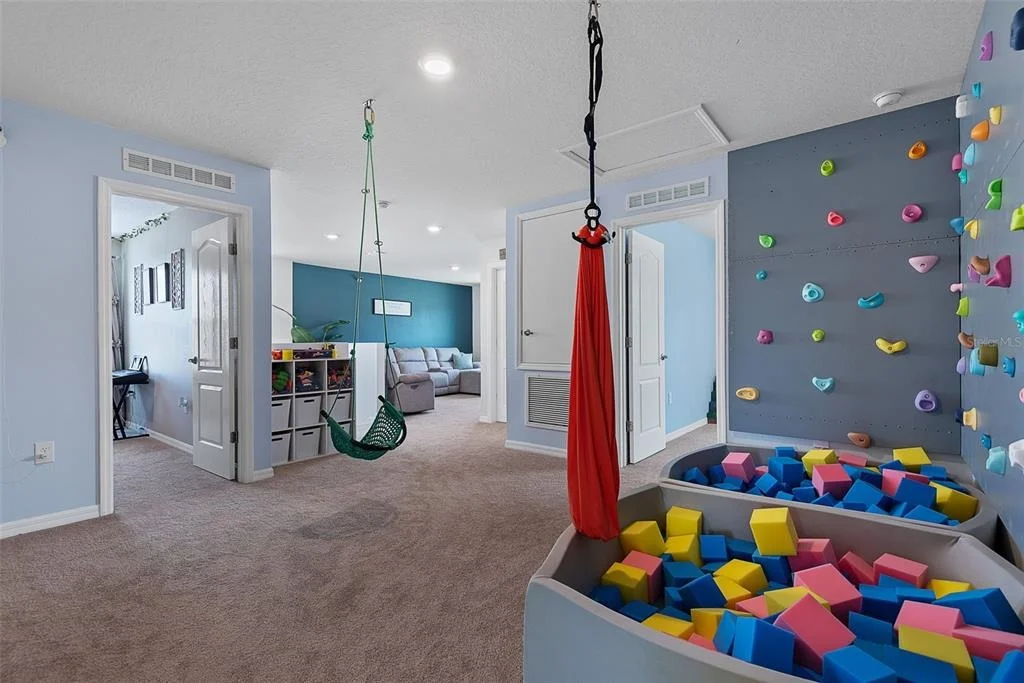 Photo of 123 OAKLEAF WAY