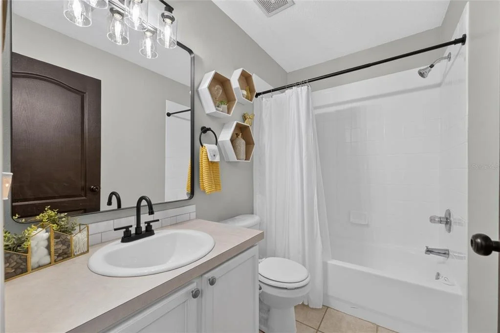 Photo of 7629 DEVONBRIDGE GARDEN WAY