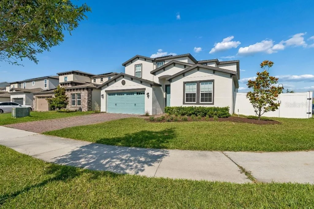 Photo of 1101 LONE PALM WAY