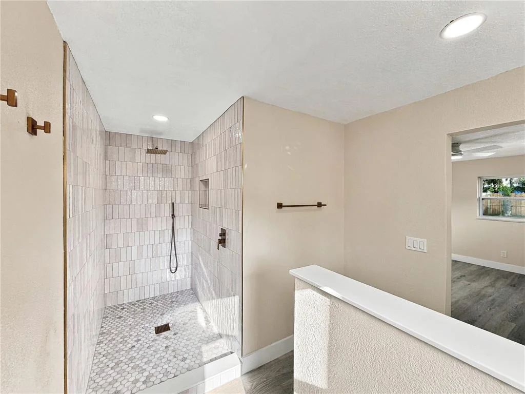 Photo of 7015 CRESTLAKE DRIVE