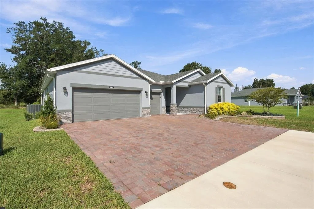 Photo of 4582 NW 57TH AVENUE
