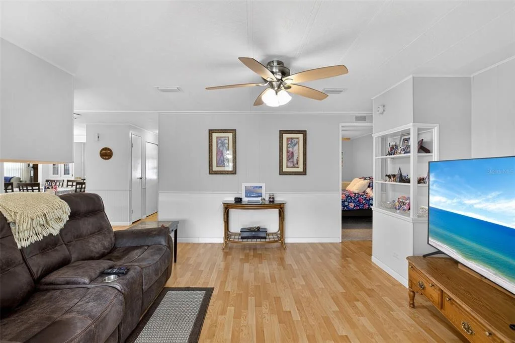 Photo of 652 LA SALA
