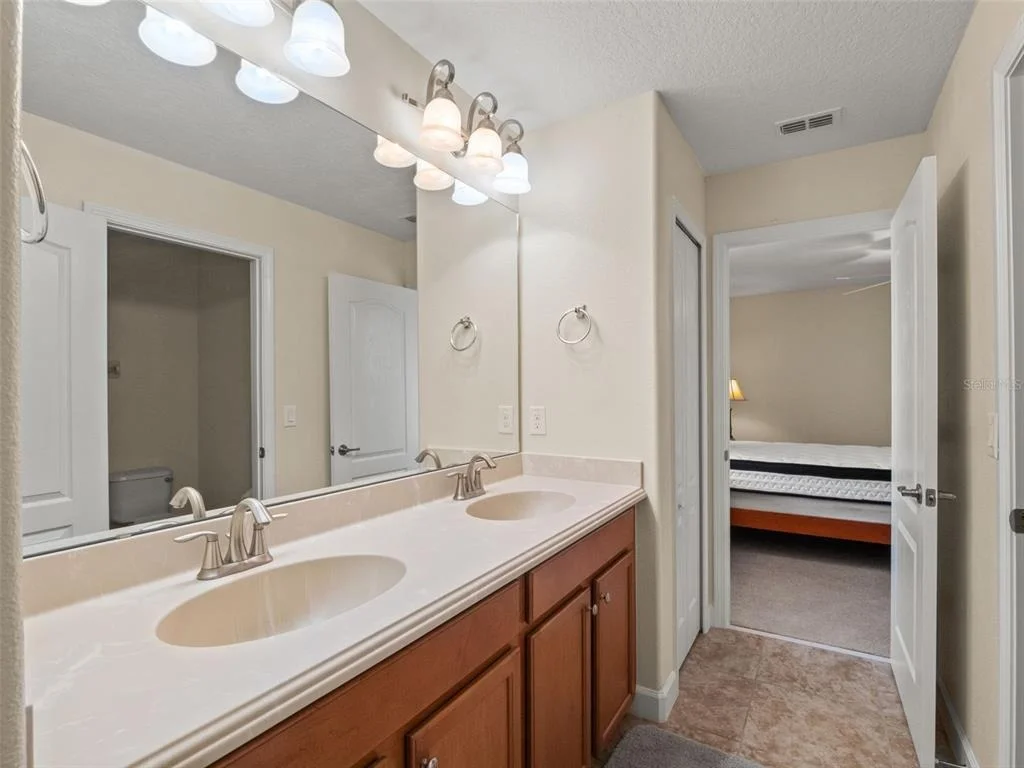 Photo of 6158 MERIWETHER CRESCENT