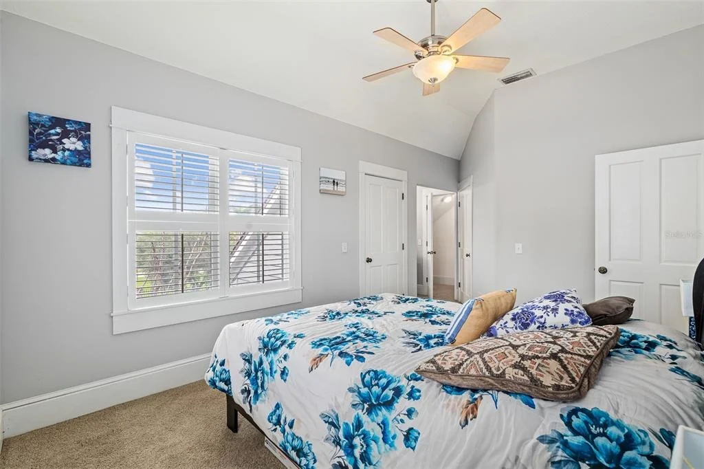 Photo of 2 HICKORY LANE