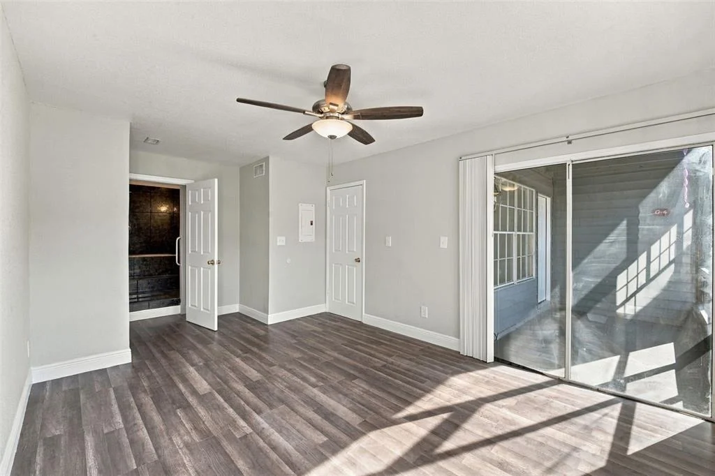 Photo of Unit G4 at 313 DIRKSEN DRIVE