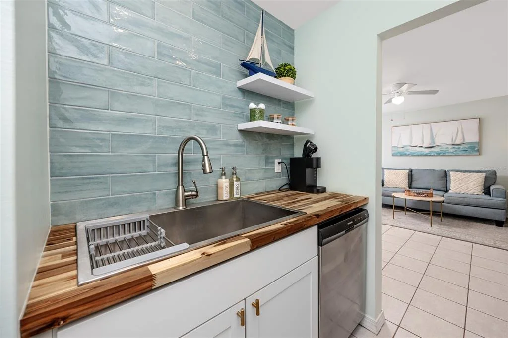 Photo of Unit H at 159 MEDALLION BOULEVARD