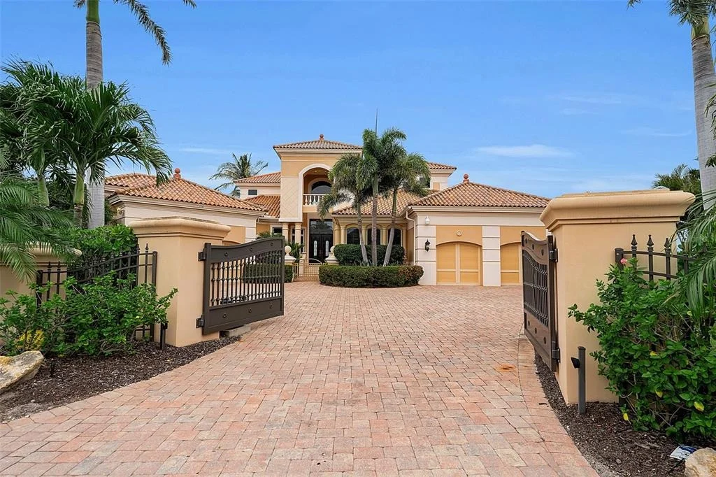 Photo of 1541 CARIBBEAN DRIVE