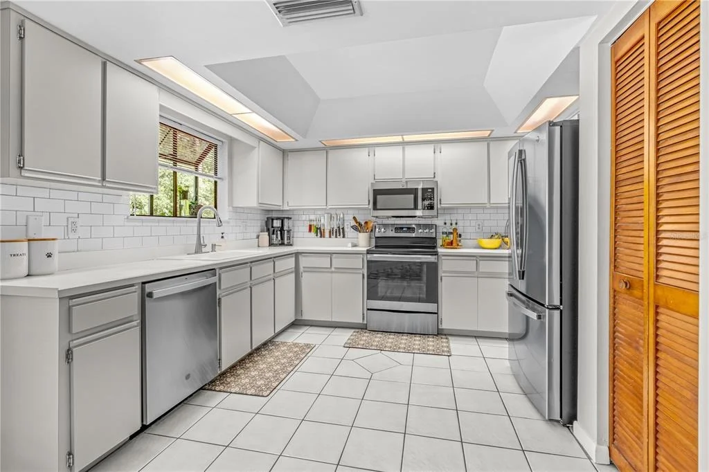 Photo of 285 BAYRIDGE COURT