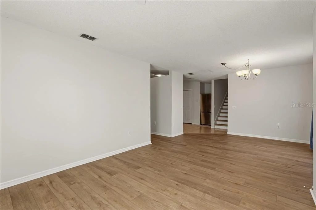 Photo of 372 LAKE DAISY CIR
