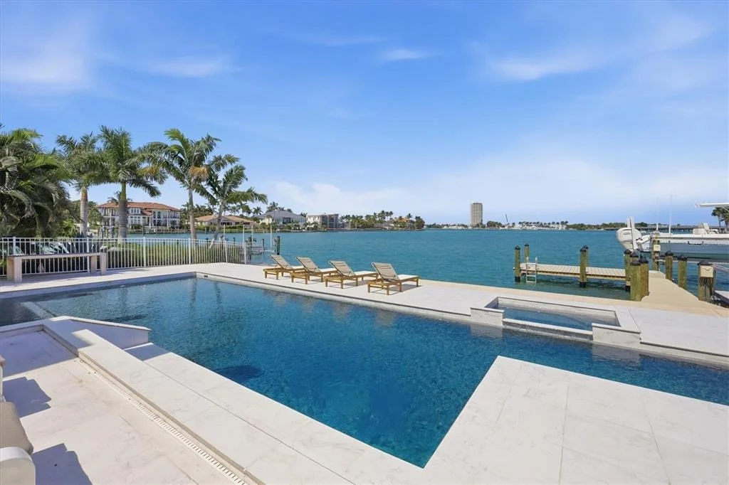 Photo of 216 BIRD KEY DRIVE