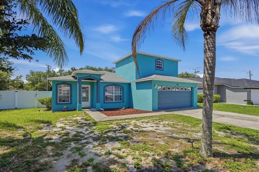 Photo of 372 LAKE DAISY CIR