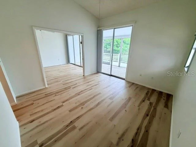 Photo of 950 WATERSIDE LANE