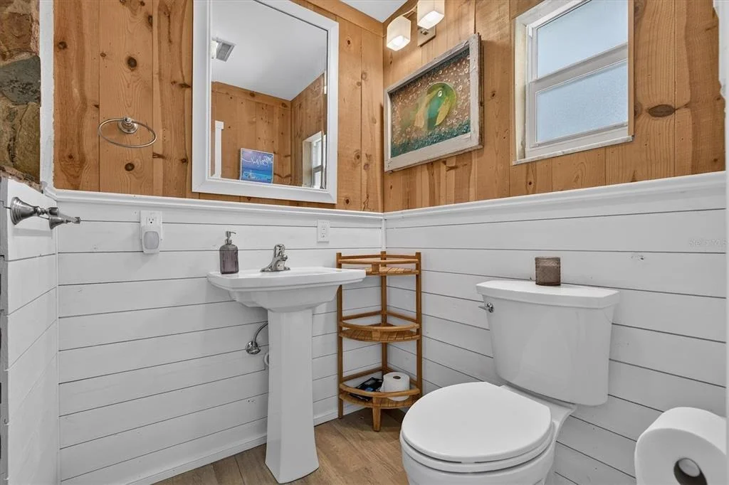 Photo of 6086 ISLAND DRIVE