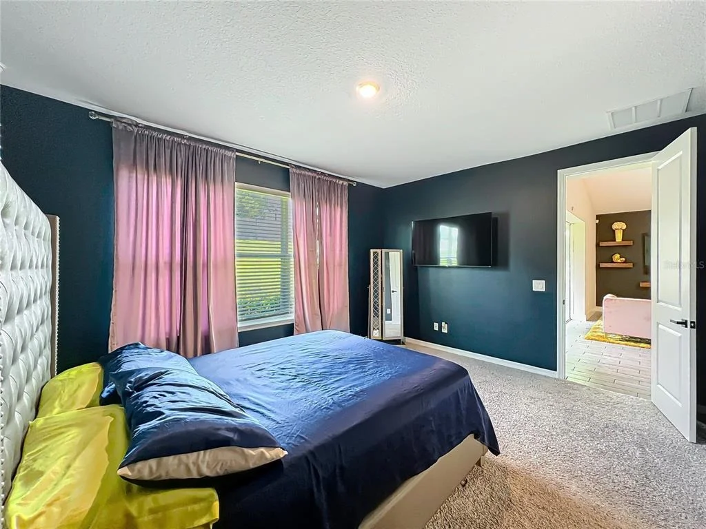 Photo of 991 LAKESIDE ESTATES DRIVE