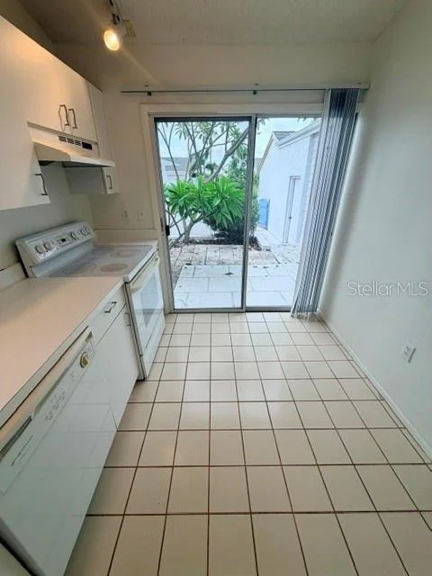 Photo of 950 WATERSIDE LANE