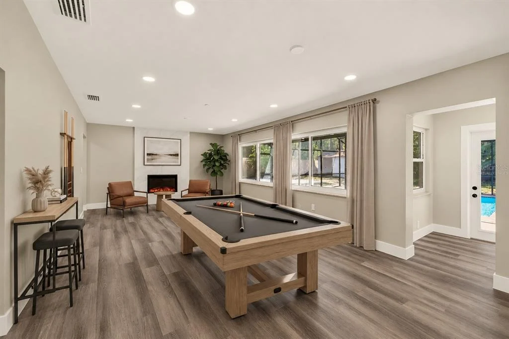 Photo of 1595 OAK LANE