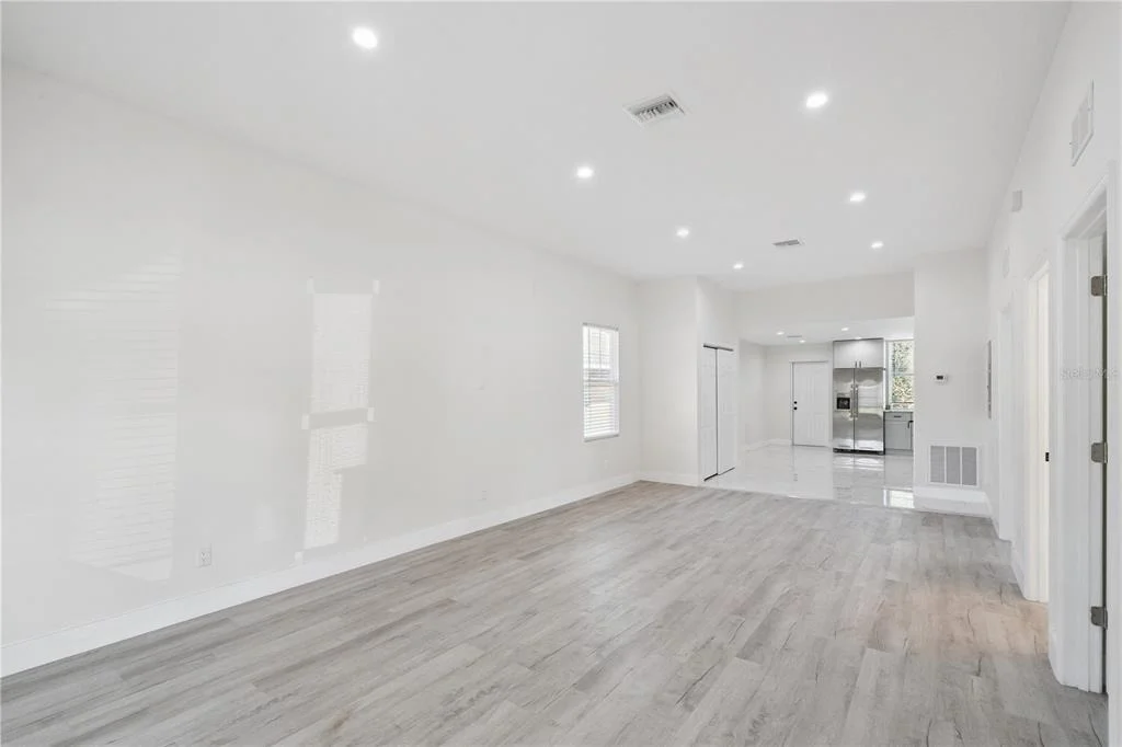 Photo of 207 AVENUE E SE