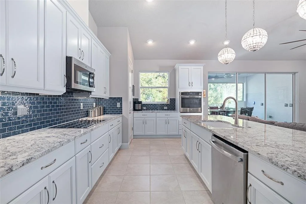 Photo of 823 CREEKWOOD DRIVE
