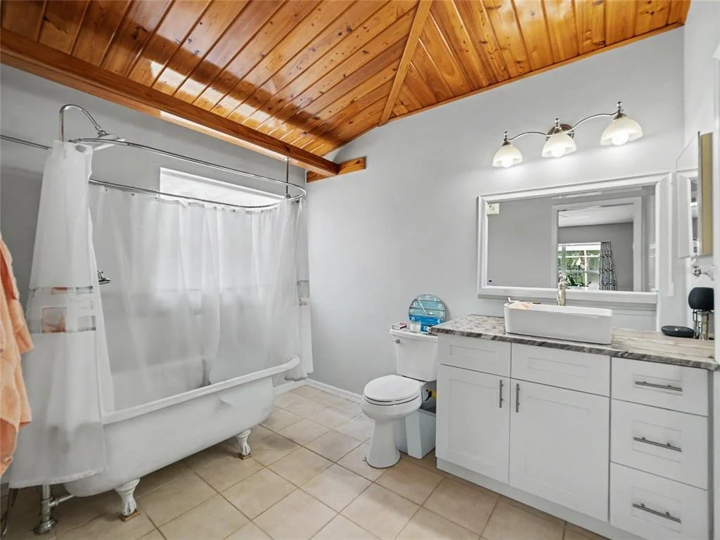 Photo of 23513 BELLAIRE LOOP