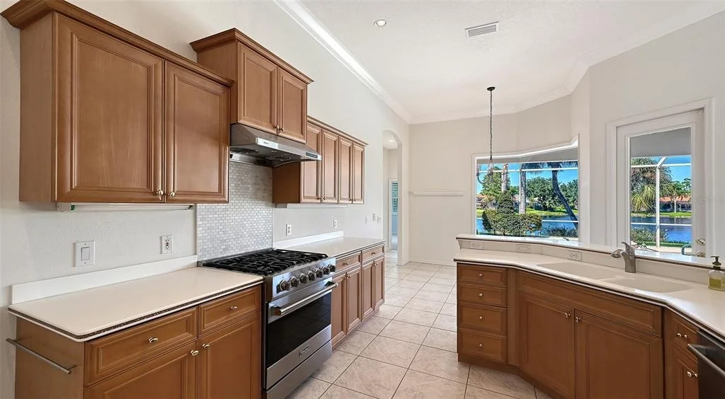 Photo of 335 PARK TRACE BOULEVARD
