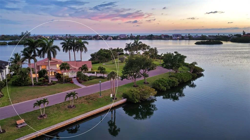 Photo of 321 LOOKOUT POINT DRIVE