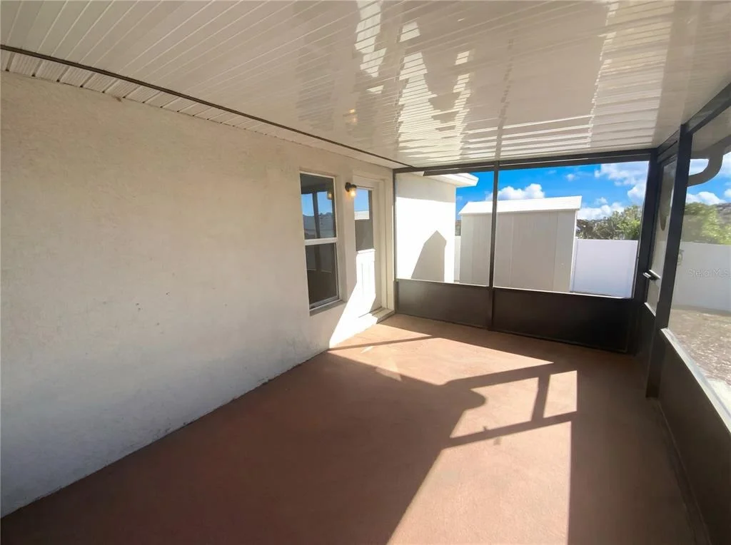 Photo of 11275 LINDEN DRIVE