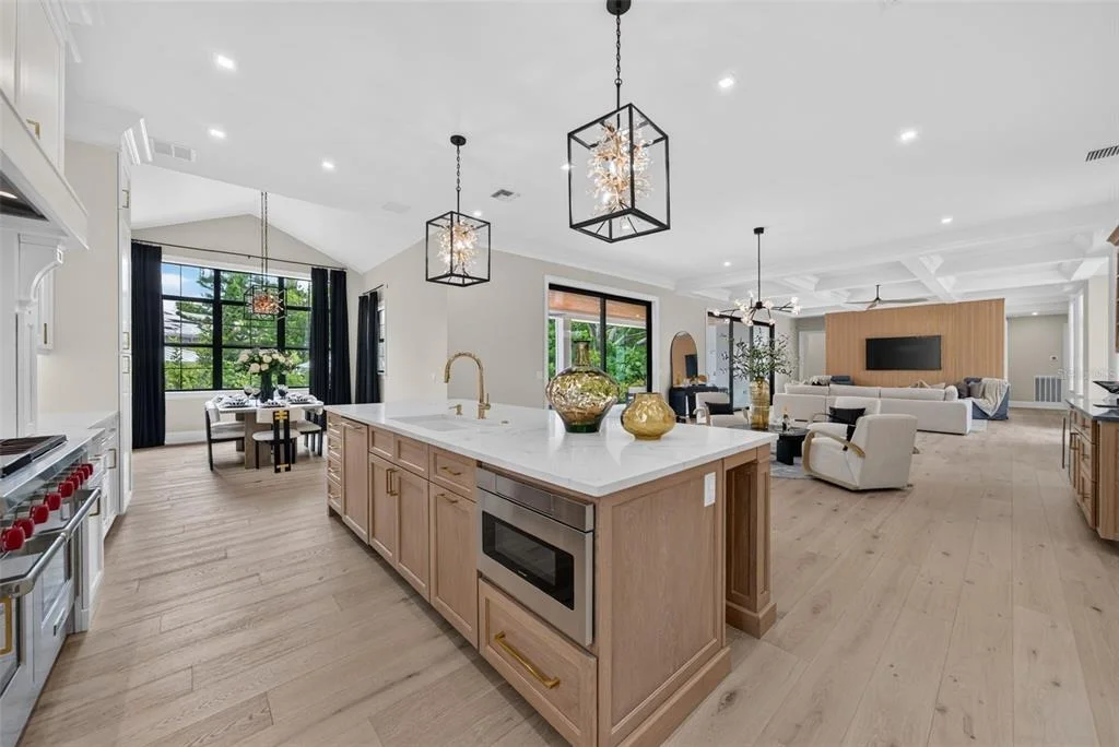 Photo of 656 TROPICAL CIRCLE