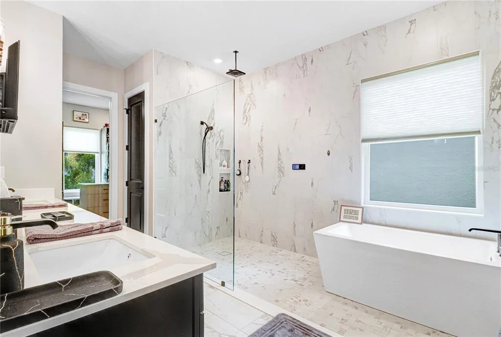 Photo of 6104 LAGOMAR LANE