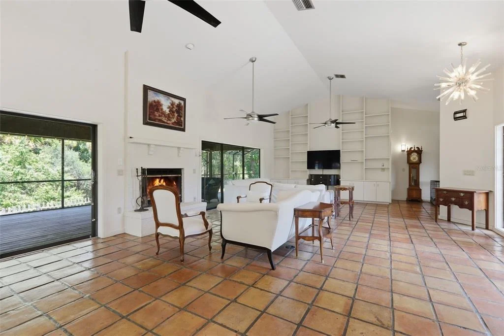 Photo of 881 PINTO CIRCLE
