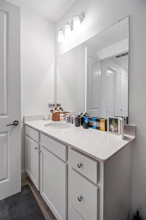 Photo of 2170 RAGLAN CIRCLE