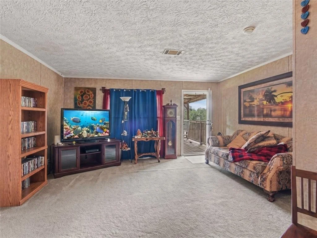 Photo of 11121 LITHIA PINECREST ROAD
