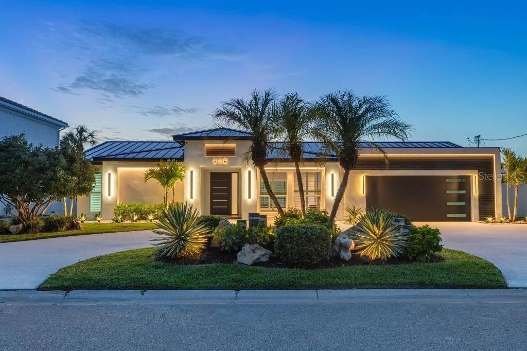 Photo of 306 BUTTONWOOD LANE
