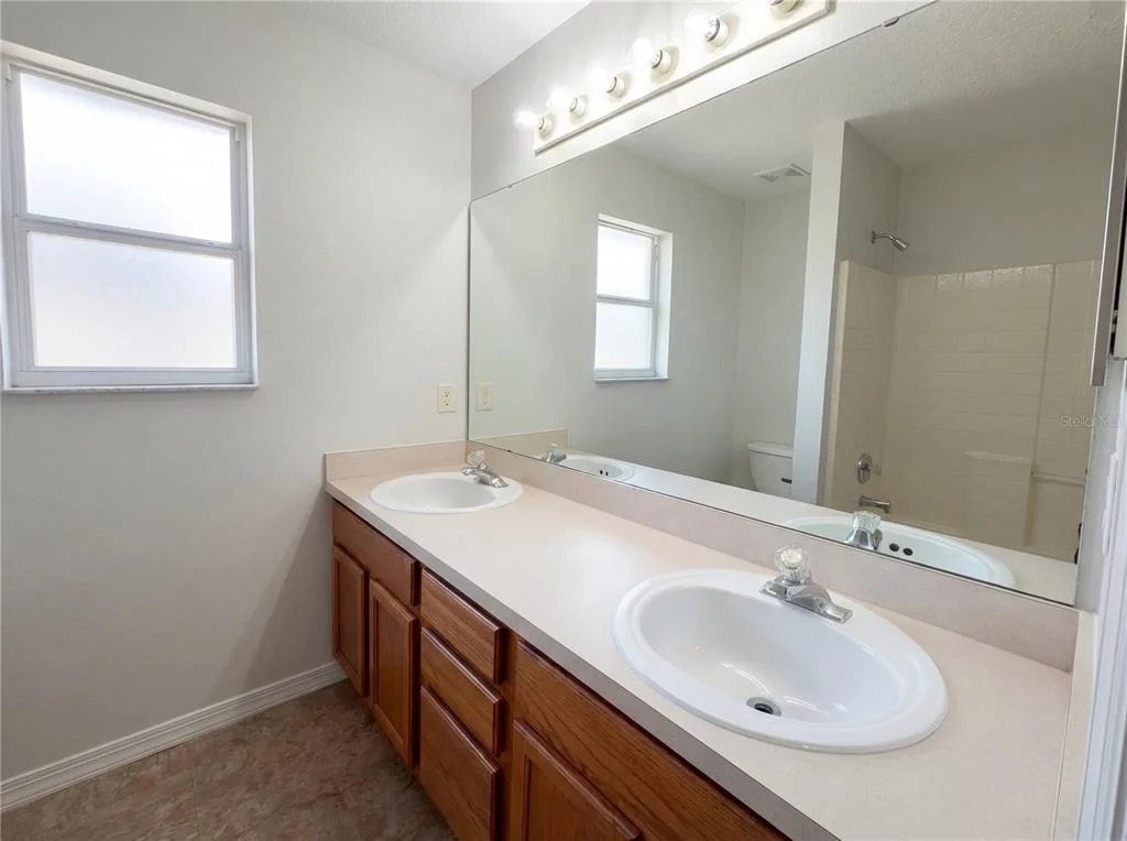 Photo of 1021 DEKLEVA DRIVE