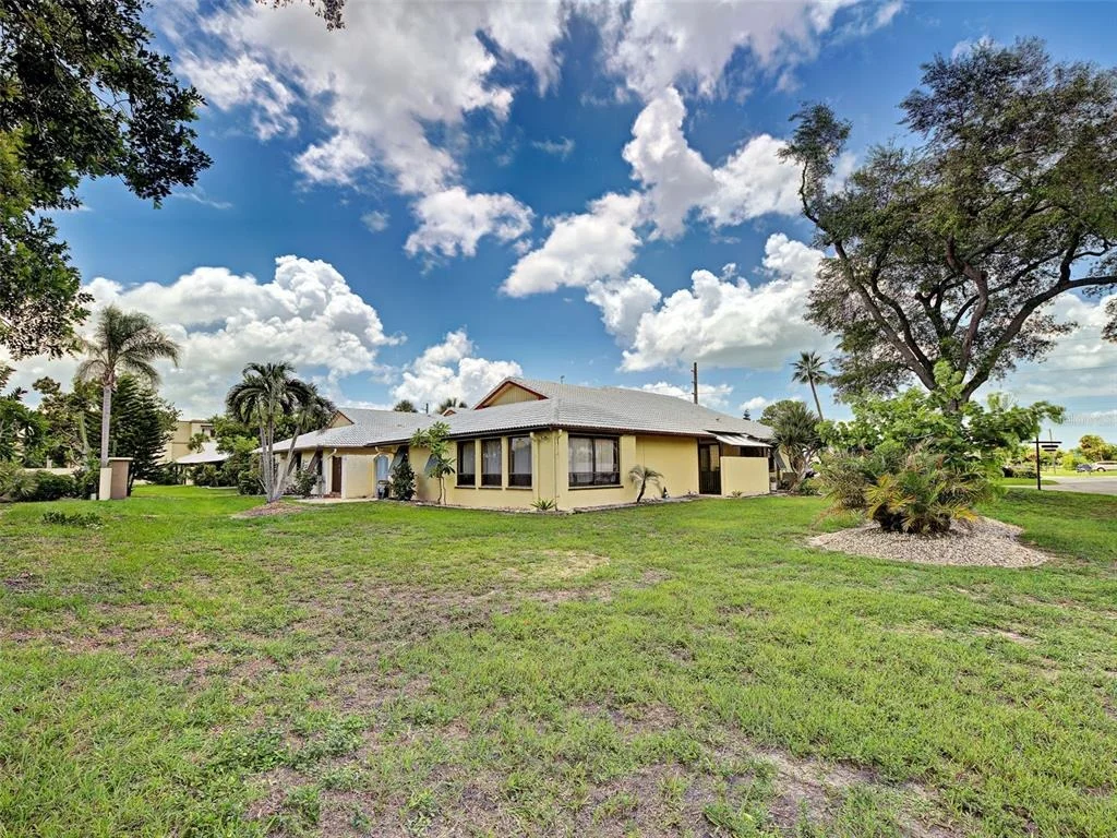 Photo of 20 IDLE SANDS DRIVE