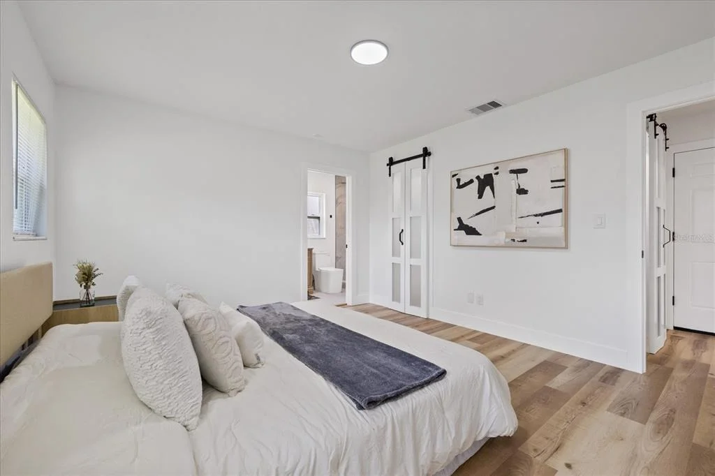 Photo of 2928 FOREST CIRCLE