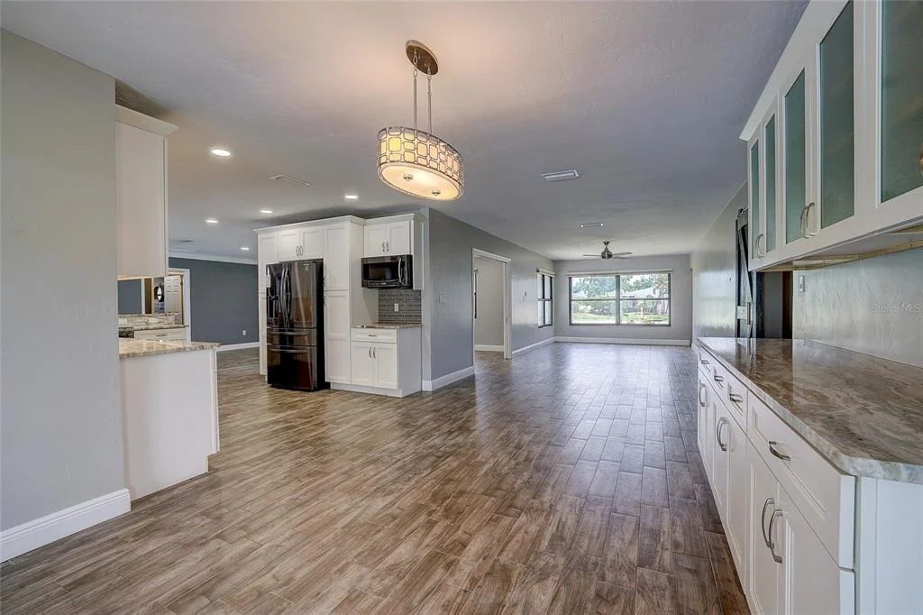 Photo of 323 SUWANEE AVENUE