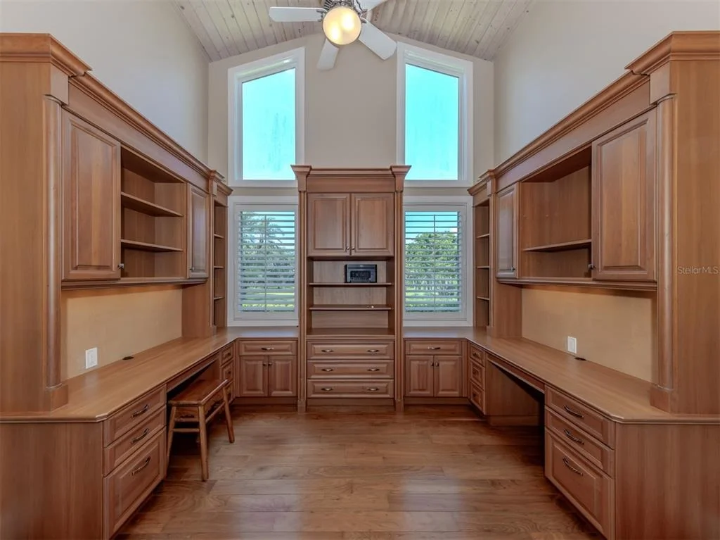 Photo of 630 N RIVER ROAD