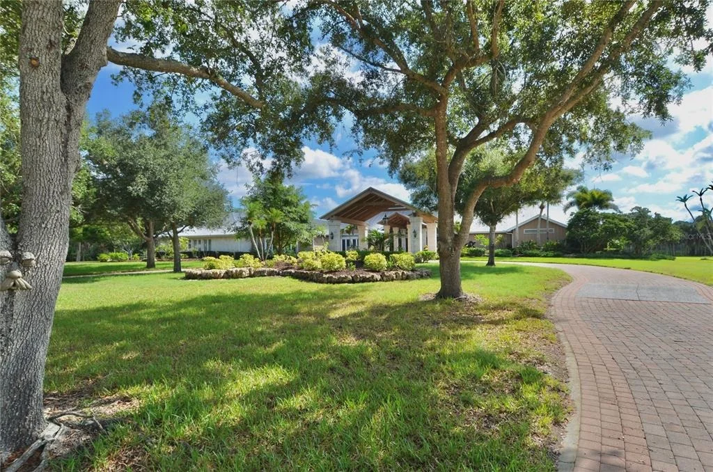 Photo of 630 N RIVER ROAD