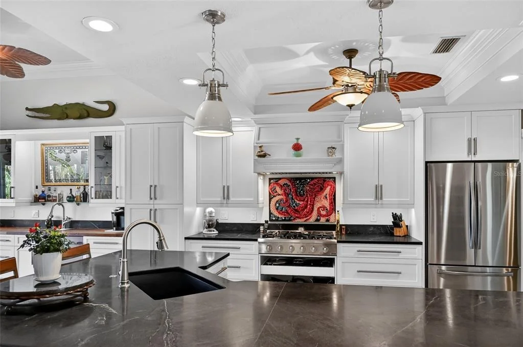 Photo of 10110 CREEKSIDE DRIVE