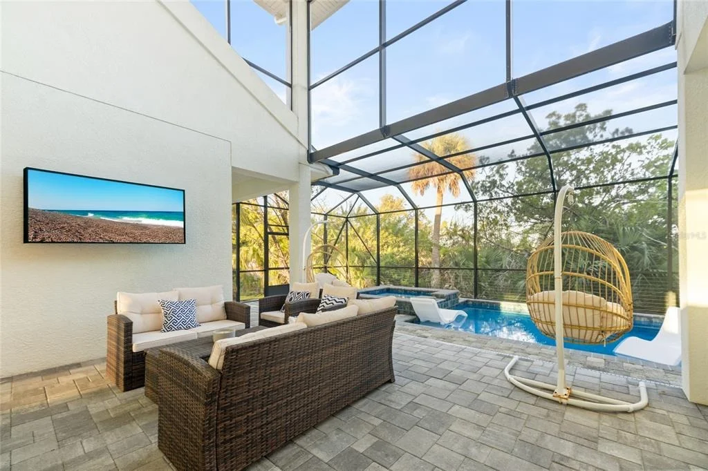 Photo of 2559 PALM AVENUE