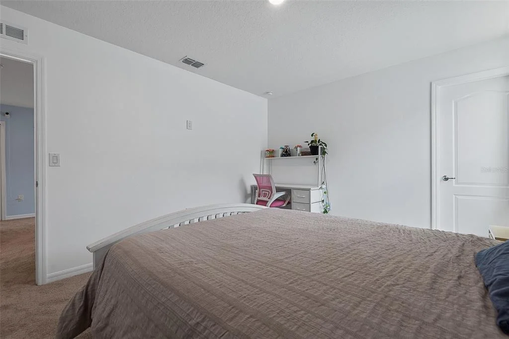 Photo of 123 OAKLEAF WAY