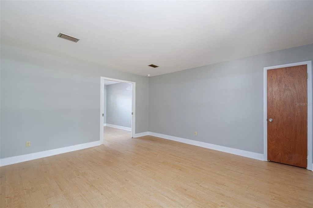 Photo of 703 NE 6TH PLACE