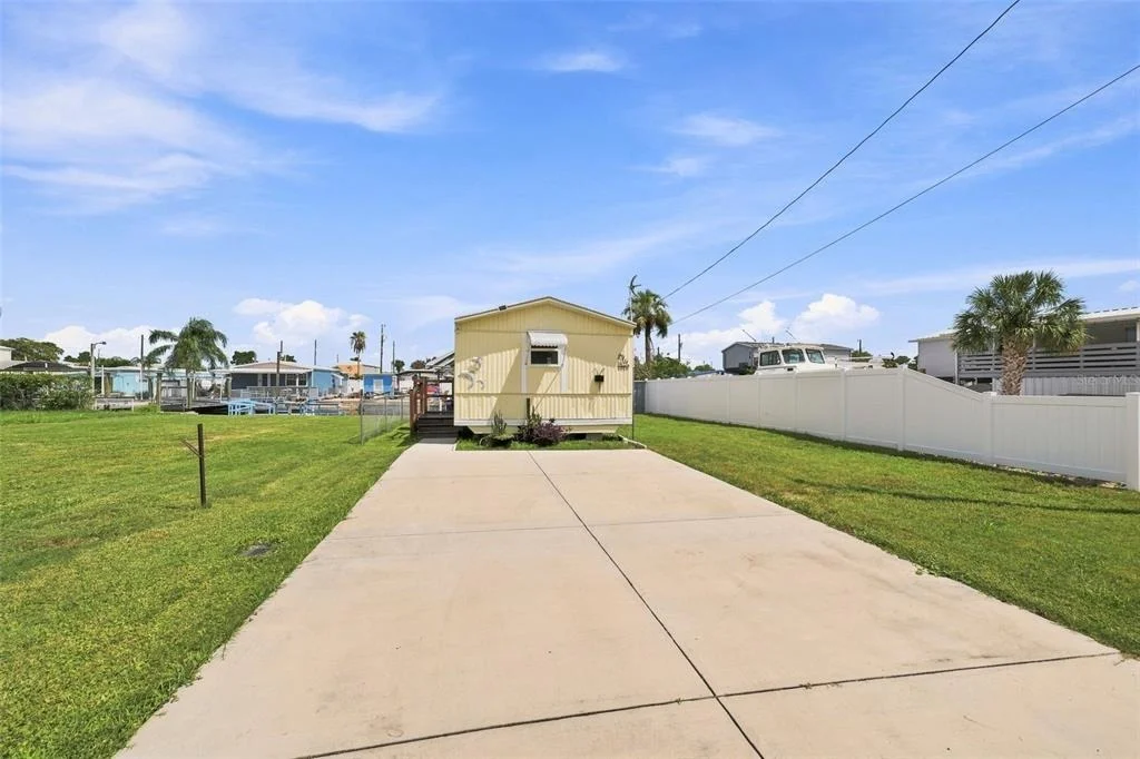 Photo of 6819 HERON LANE