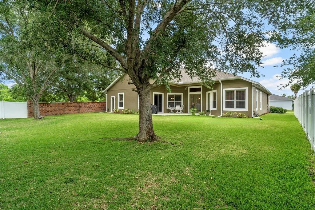 Photo of 925 BAINBRIDGE LOOP