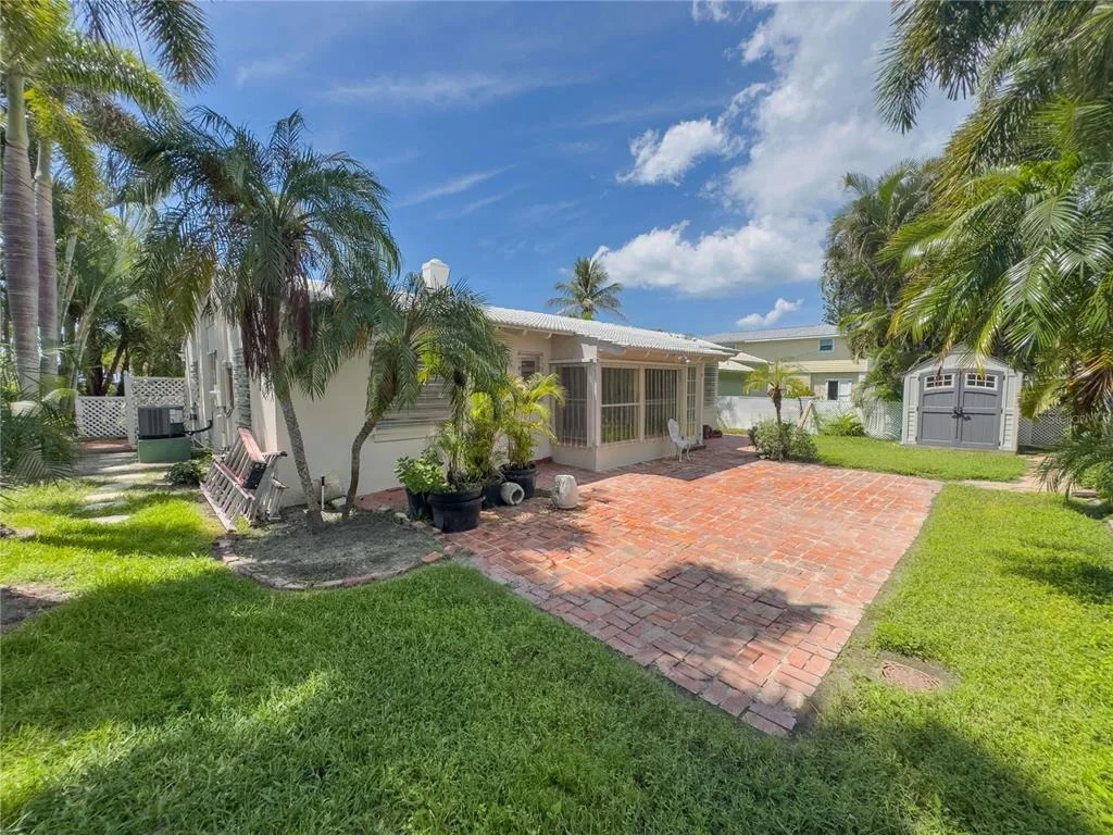 Photo of 16107 GULF BOULEVARD