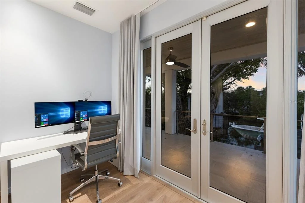 Photo of 238 ISLAND CIRCLE