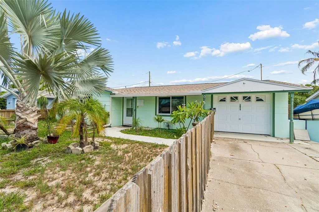 Photo of 1056 TAMARAC DRIVE