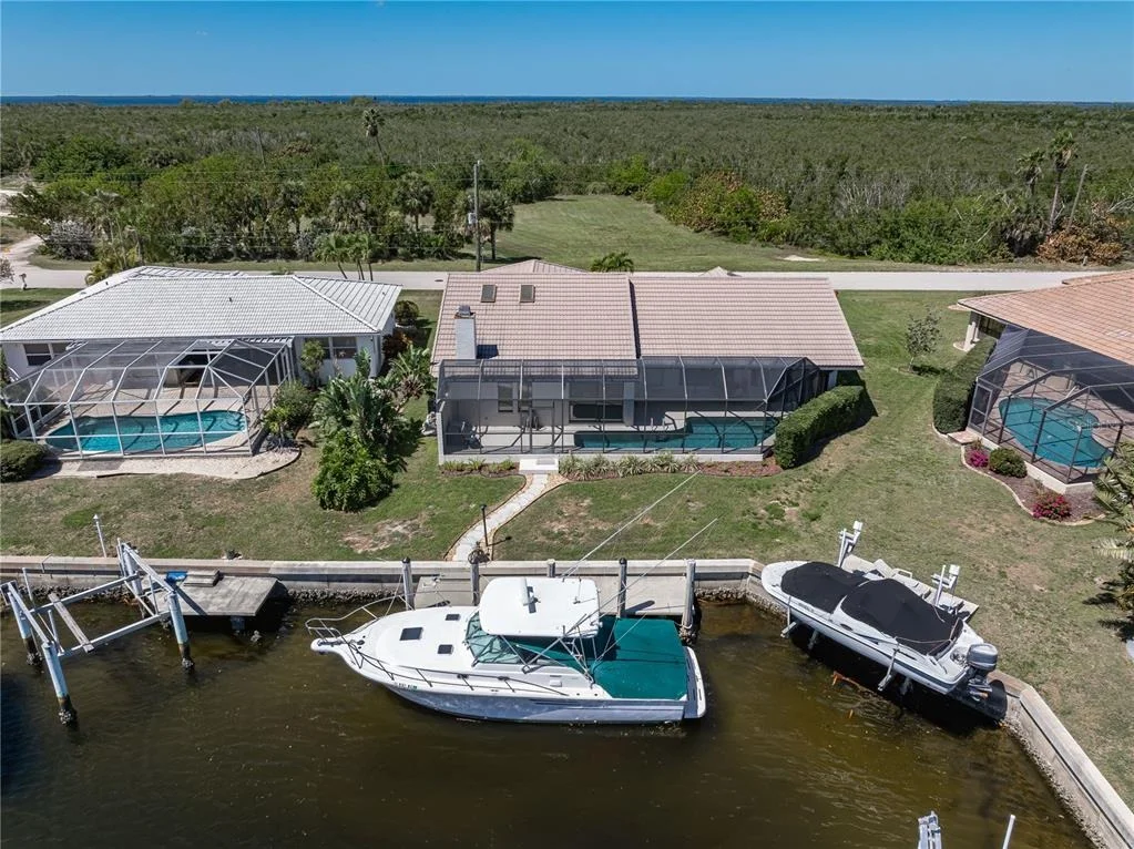 Photo of 308 COLONY POINT DRIVE
